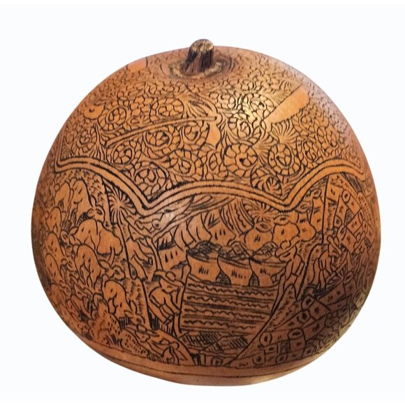 Vtg. Peruvian 2.25" Storyteller Gourd Rattle Hand Etched Ethnic Village Life - Picture 7 of 16